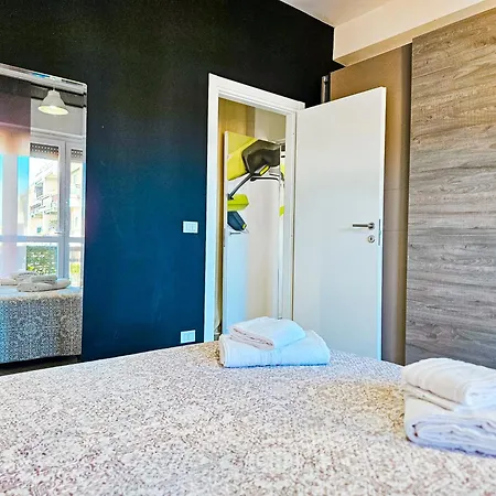 Apartment A 150m Dal Lago! Centralissimo A Desenzano Con Balcone Desenzano del Garda