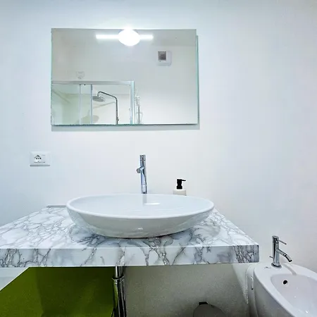 A 150m Dal Lago! Centralissimo A Desenzano Con Balcone Apartment *